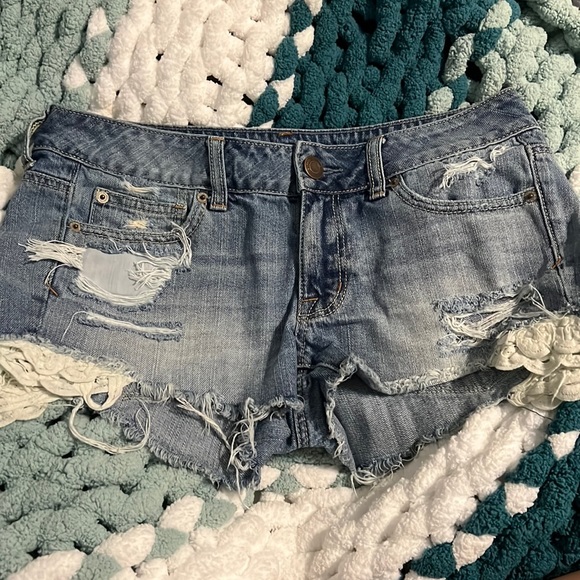 American Eagle Outfitters Pants - American eagle shorts with lace. Shorties